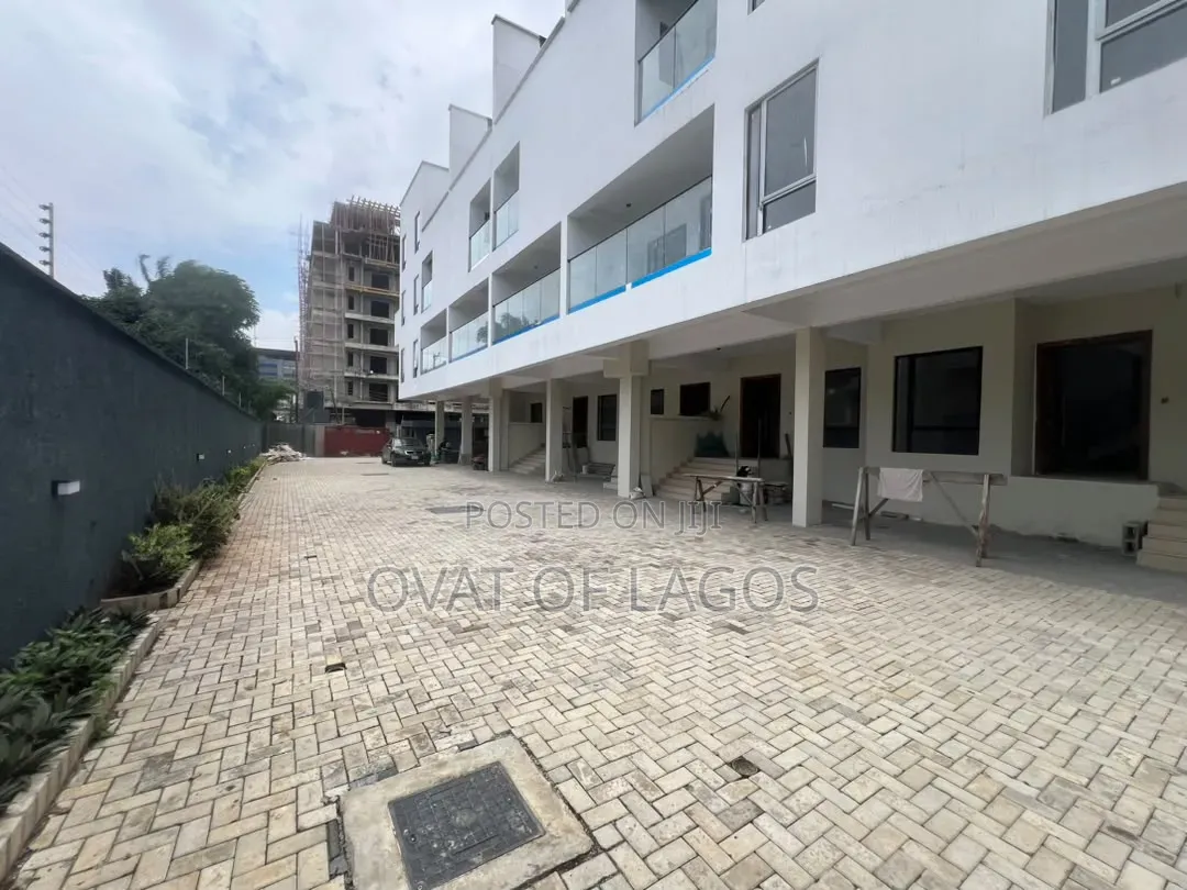 4bdrm Duplex in Victoria Island for sale