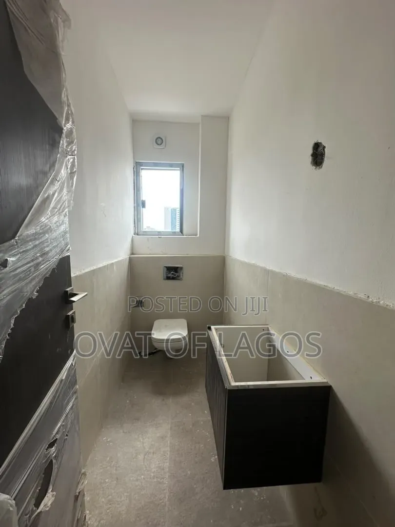 2bdrm Apartment in Victoria Island for sale