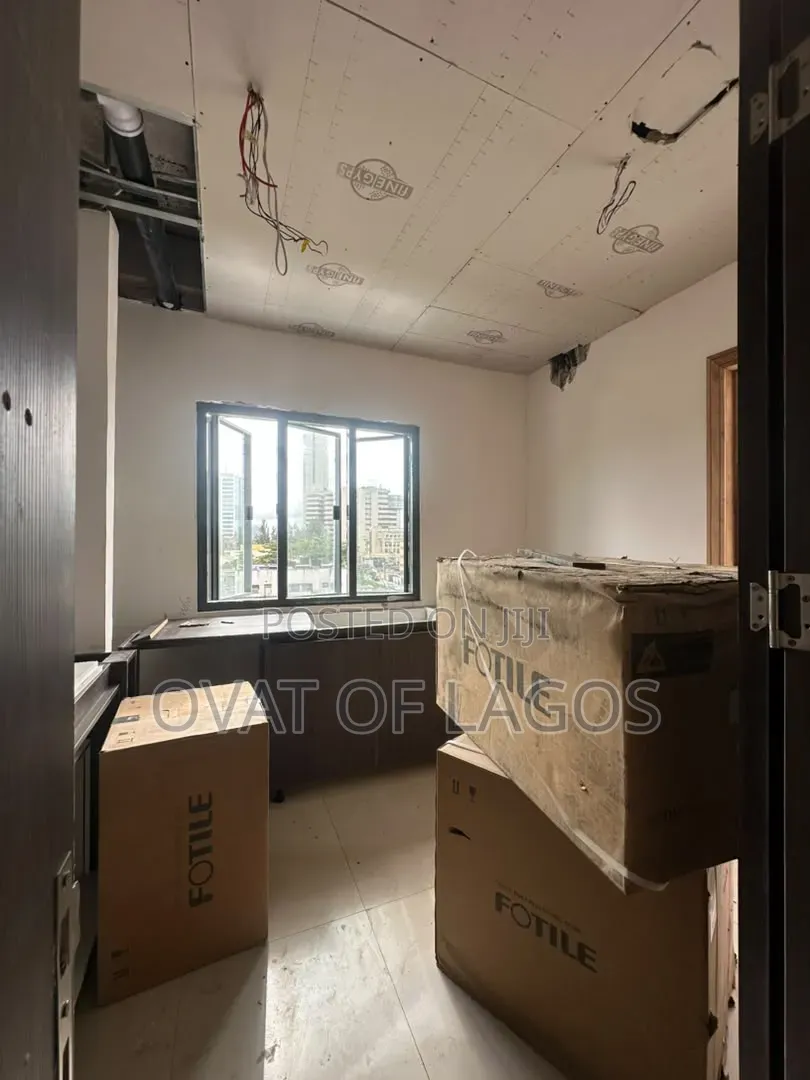 2bdrm Apartment in Victoria Island for sale