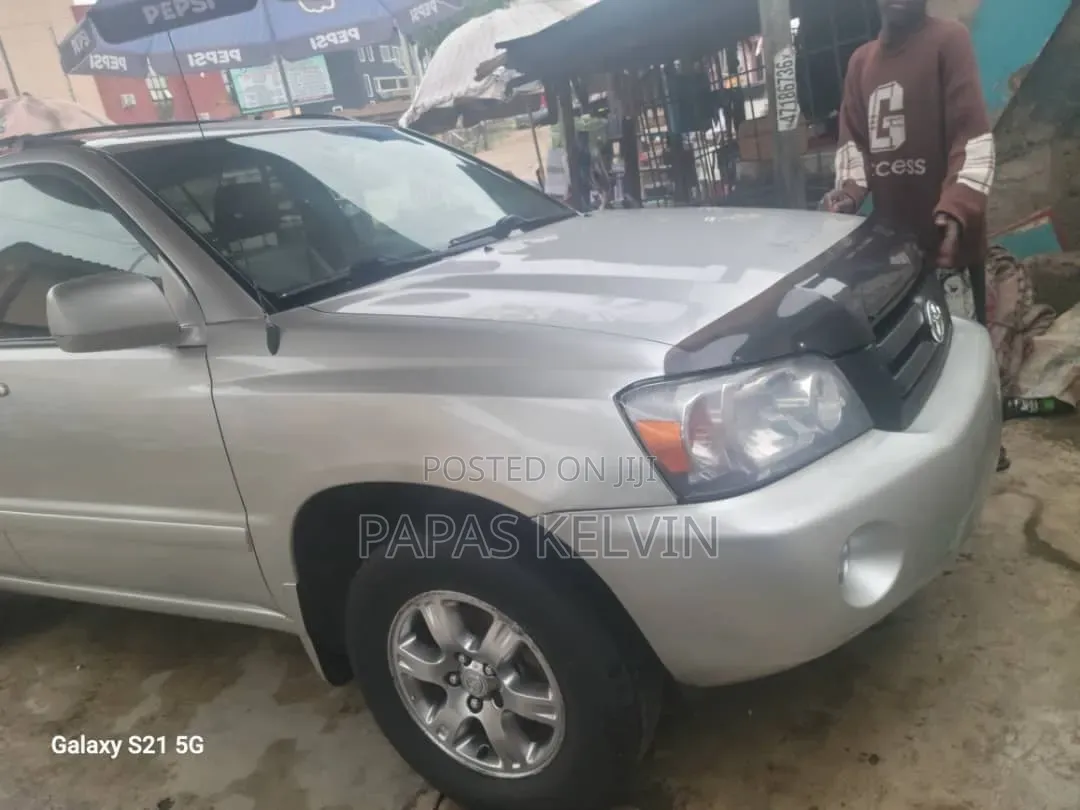 Toyota Highlander 2004 Silver