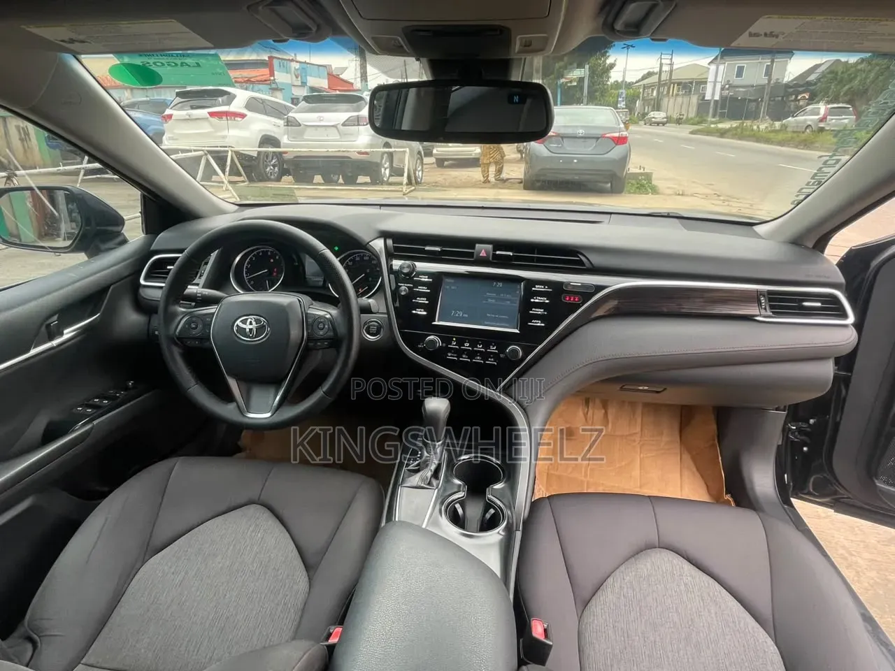 Toyota Camry LE FWD (2.5L 4cyl 8AM) 2018 Black