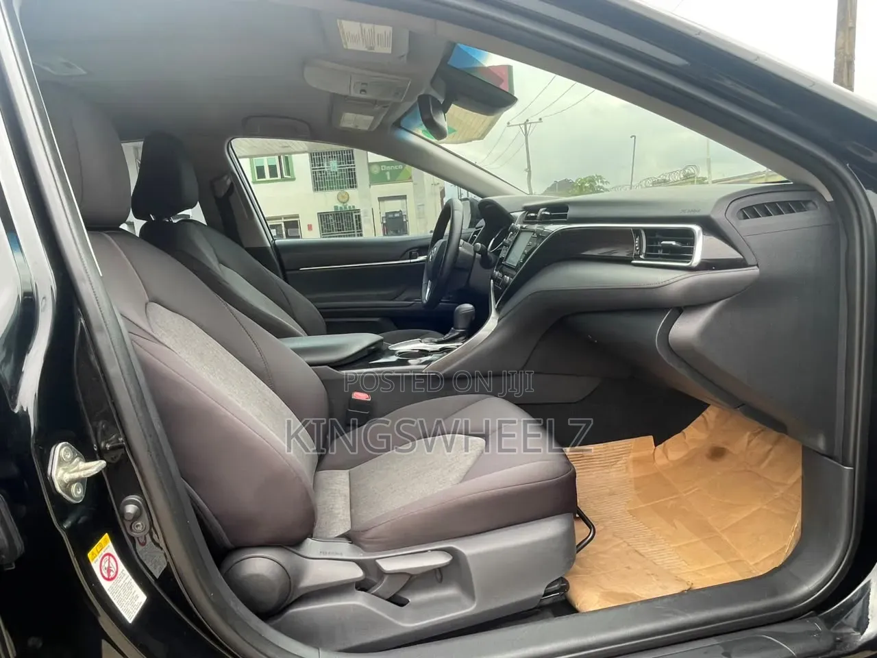 Toyota Camry LE FWD (2.5L 4cyl 8AM) 2018 Black