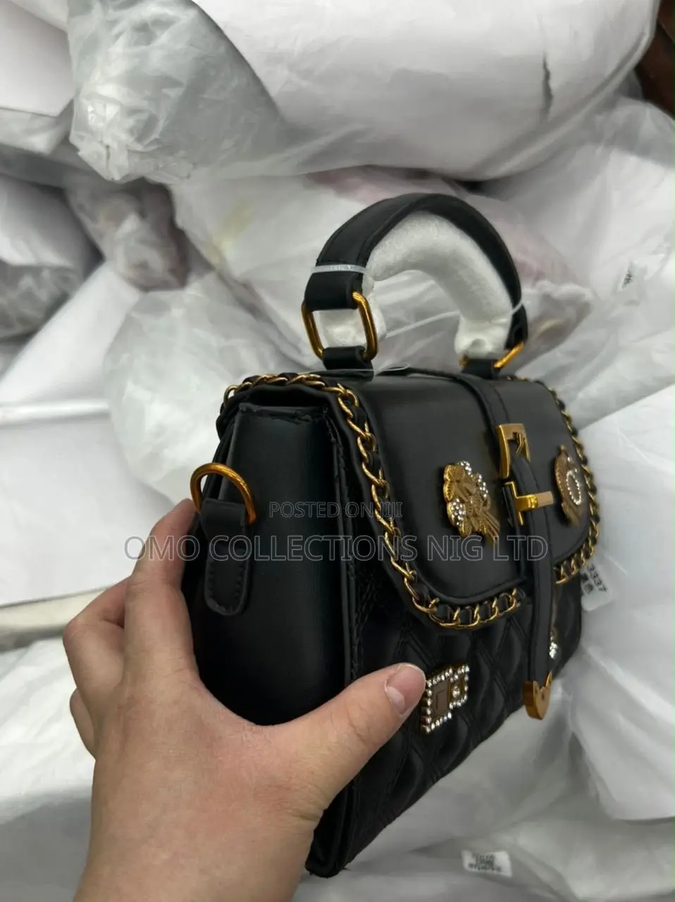 Luxury Women’s Black Handbag – Elegant Fashion Bag