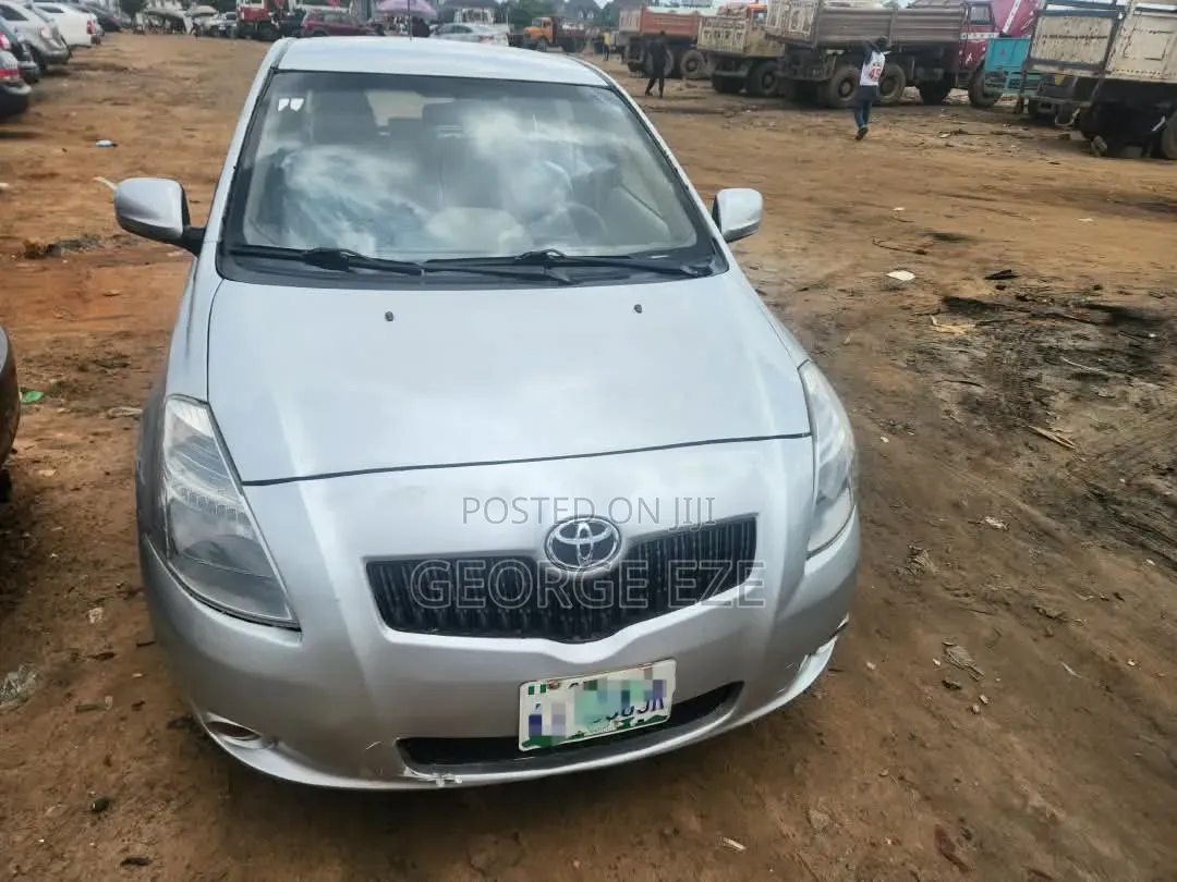 Toyota Yaris 1.5 Liftback 2008 Silver