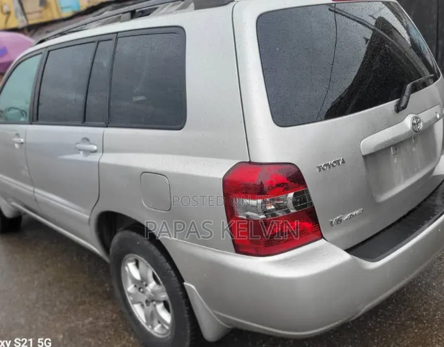 Toyota Highlander 2004 Silver