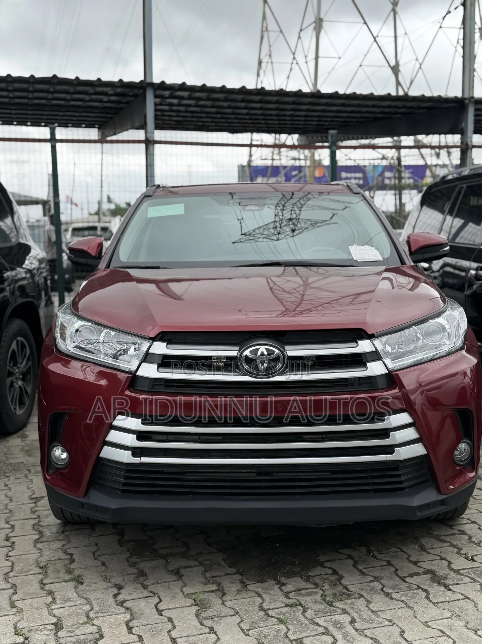 Toyota Highlander SE 4x4 V6 (3.5L 6cyl 8A) 2018 Burgundy