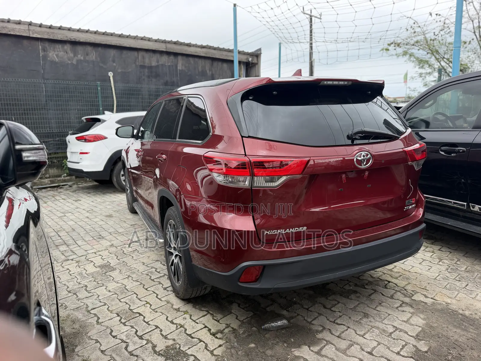Toyota Highlander SE 4x4 V6 (3.5L 6cyl 8A) 2018 Burgundy