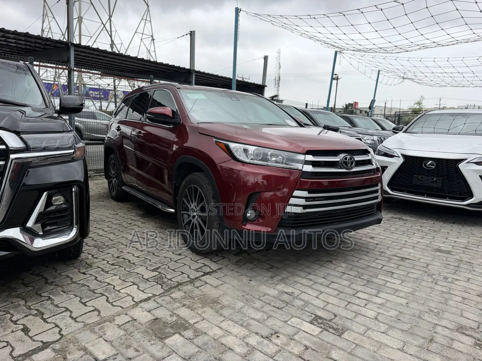 Toyota Highlander SE 4x4 V6 (3.5L 6cyl 8A) 2018 Burgundy