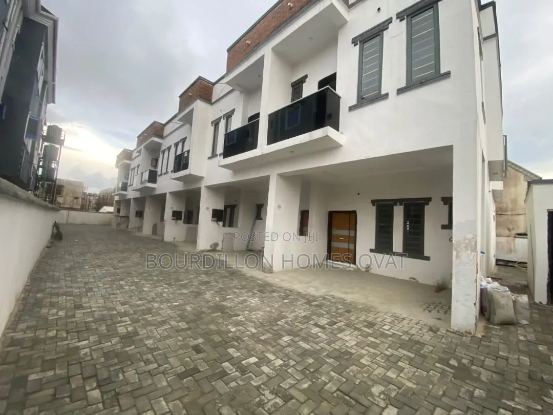 3bdrm Duplex in Ikota Villa Estate for sale