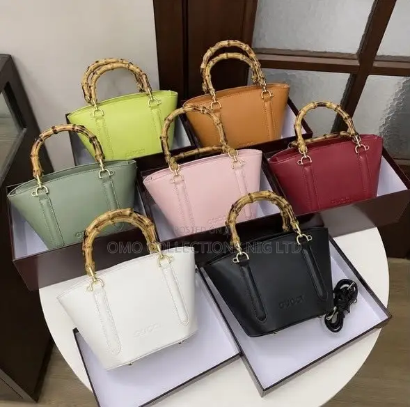 Gucci Leather Women’s Handbag With Handle – Elegant Luxury Fashion Bag