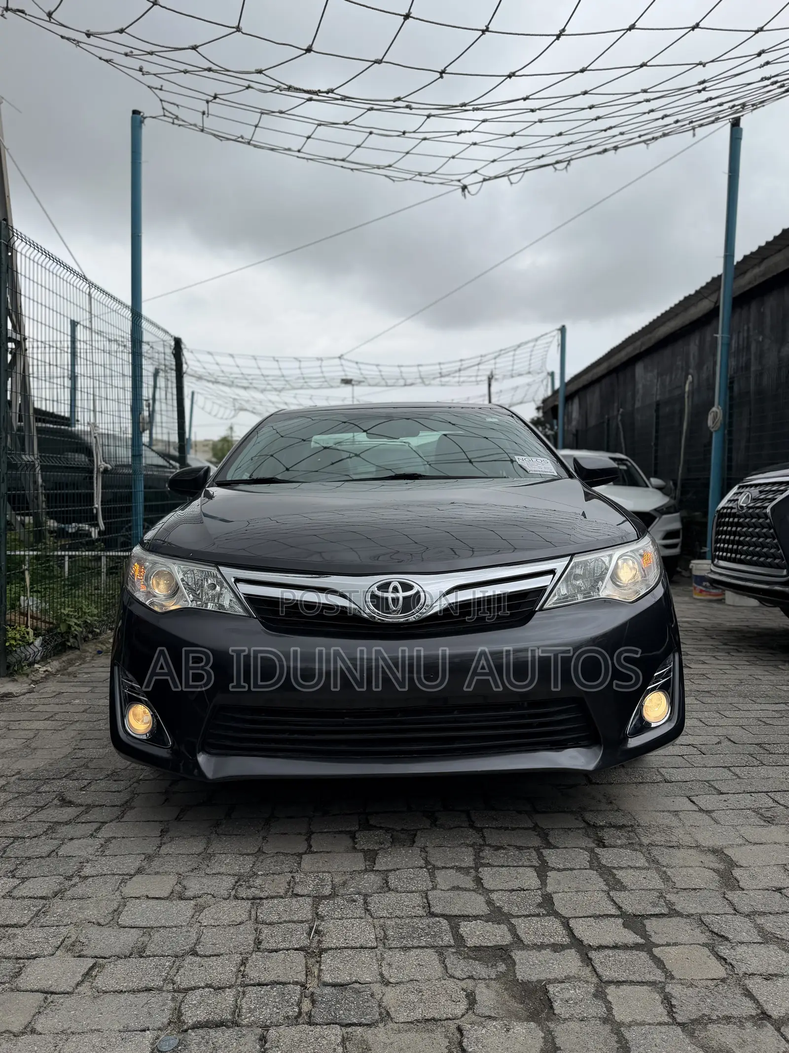 Toyota Camry XLE 4dr Sedan (2.5L 4cyl 6A) 2014 Gray