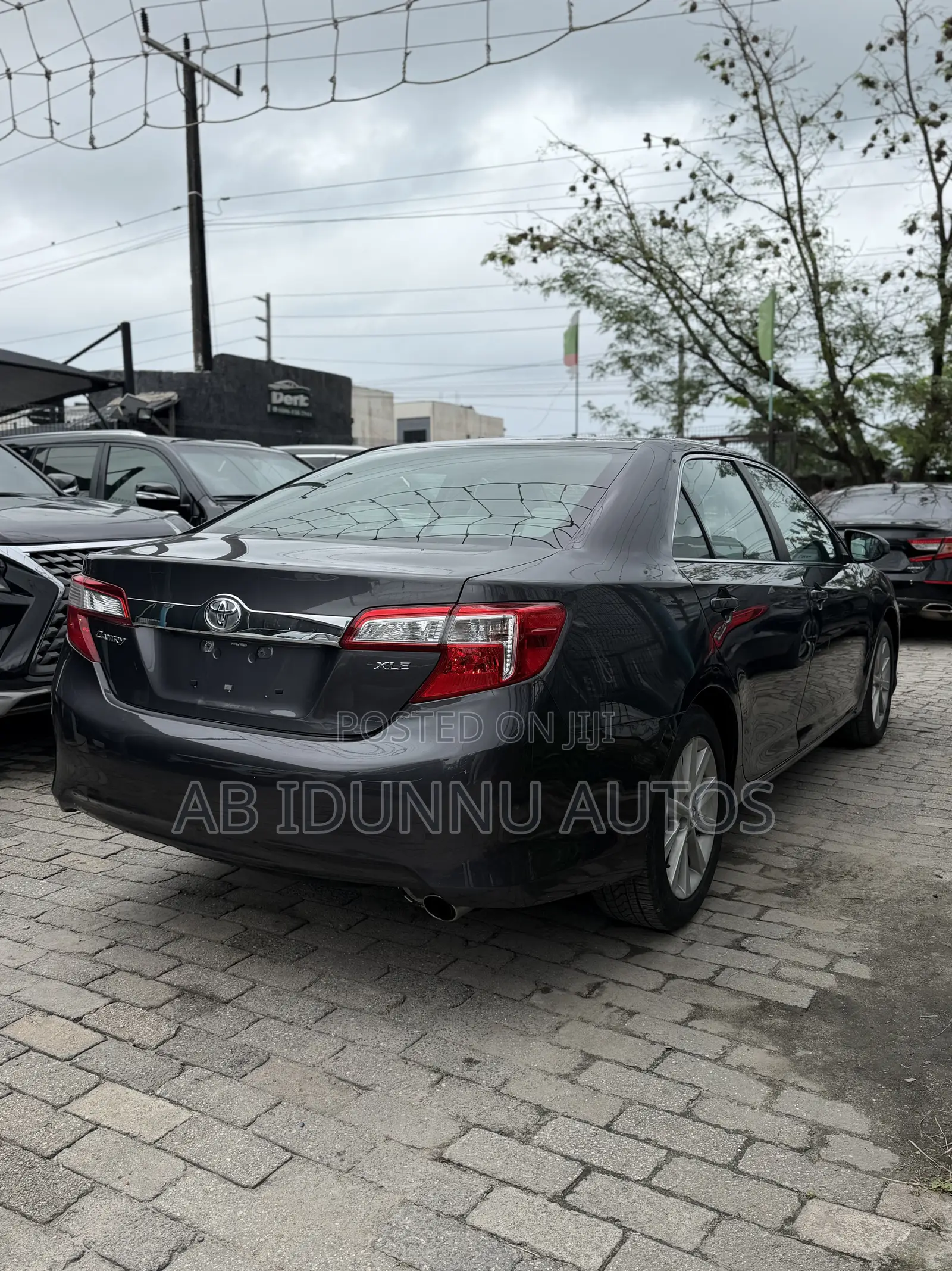 Toyota Camry XLE 4dr Sedan (2.5L 4cyl 6A) 2014 Gray