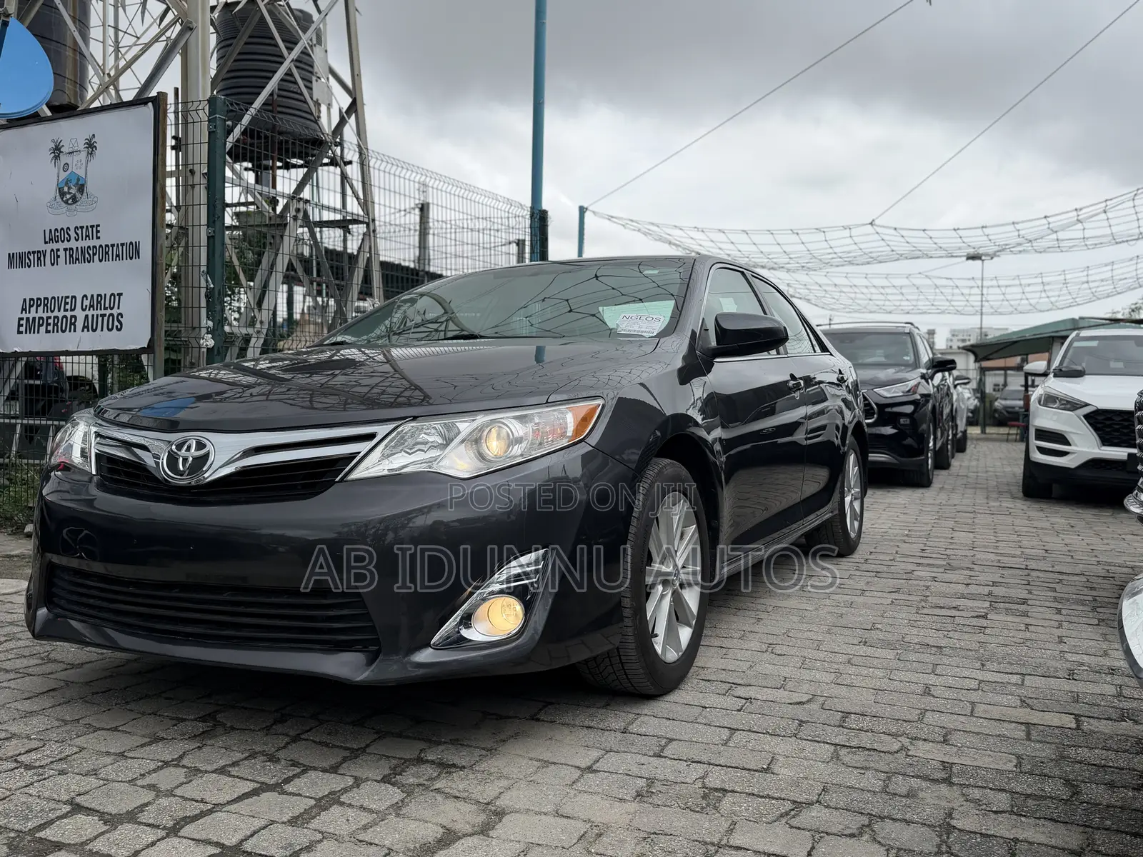 Toyota Camry XLE 4dr Sedan (2.5L 4cyl 6A) 2014 Gray