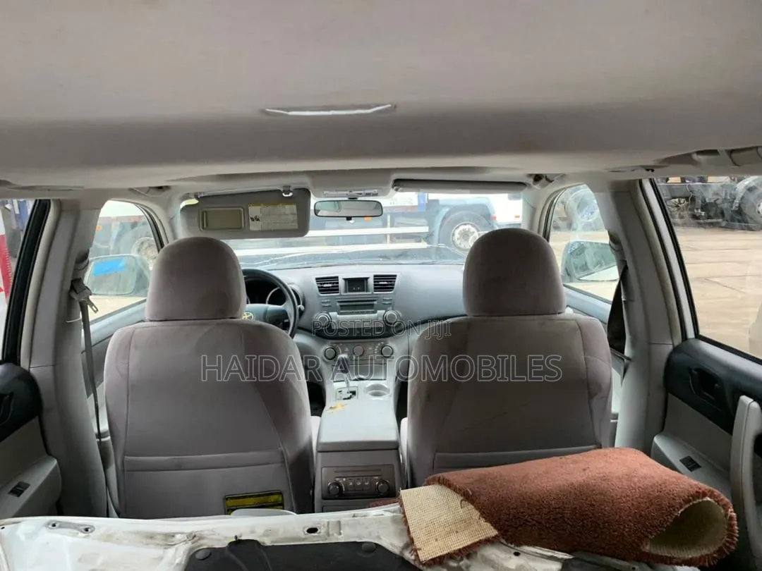 Toyota Highlander Base 2010 White