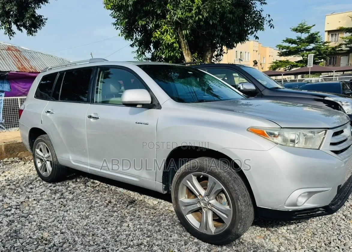 Toyota Highlander 2013 Silver