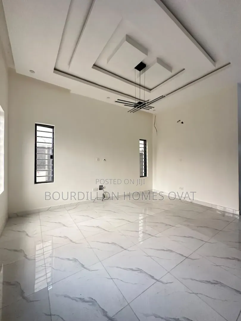 4bdrm Duplex in Lekki Phase 1 for sale