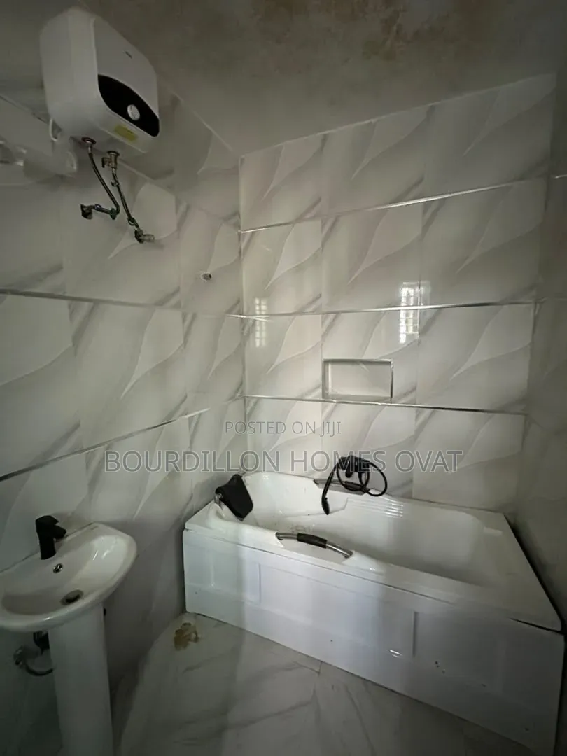 4bdrm Duplex in Lekki Phase 1 for sale