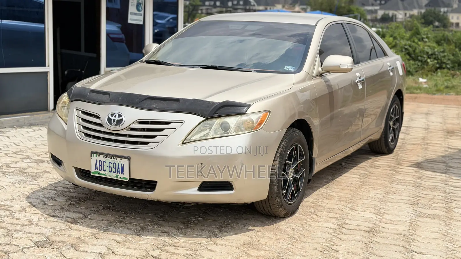 Toyota Camry LE 4dr Sedan (2.4L 4cyl 5A) 2009 Gold