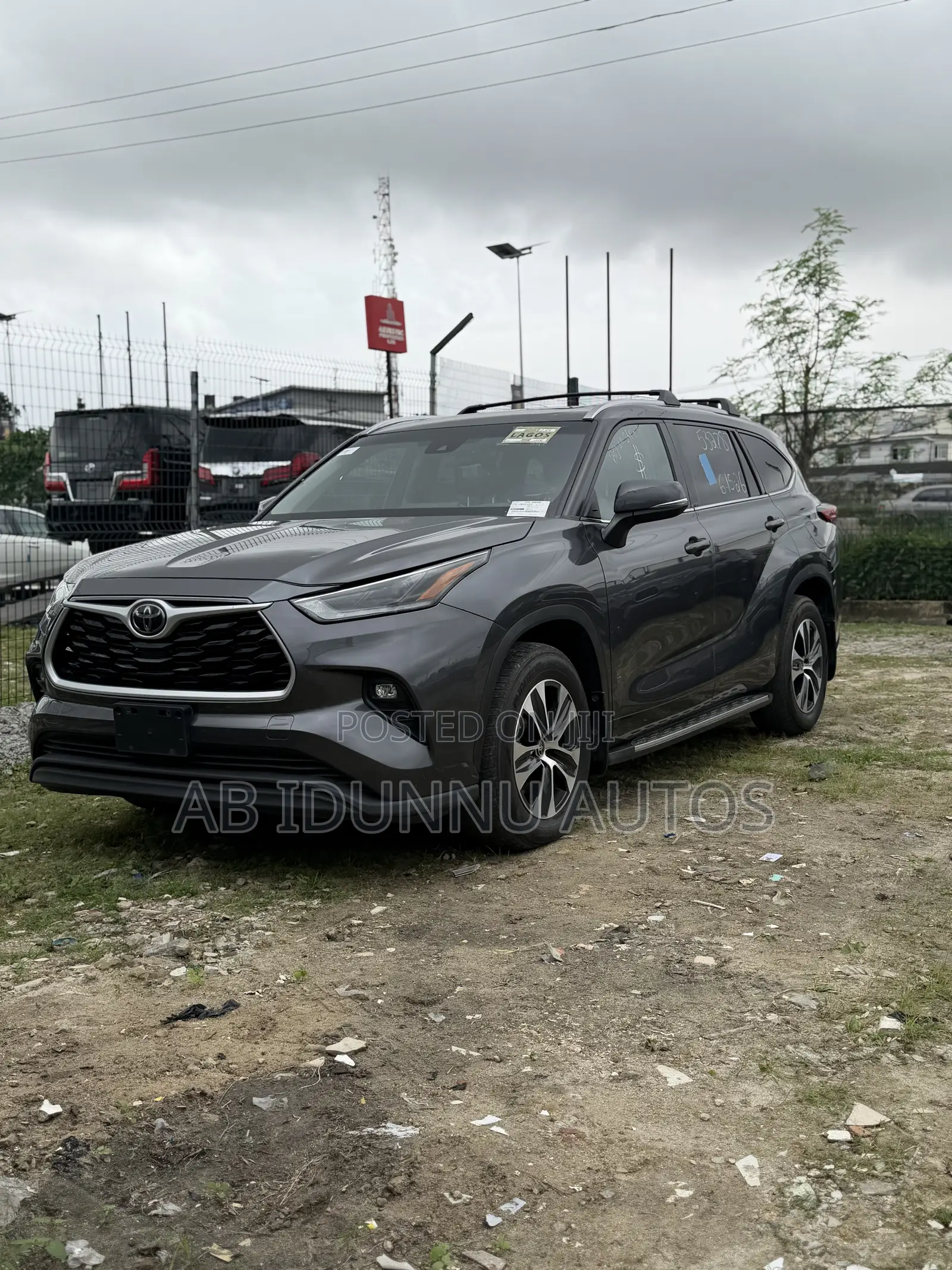 Toyota Highlander XLE 2021 Gray