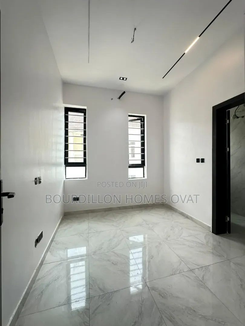 5bdrm Duplex in Lekki Palm City for sale