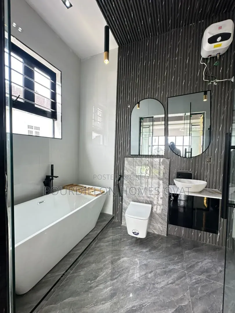 5bdrm Duplex in Lekki Palm City for sale