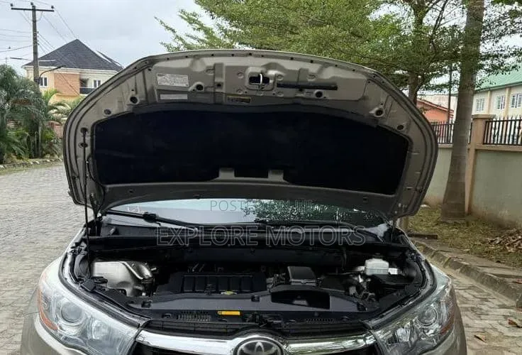 Toyota Highlander 2015 Gold