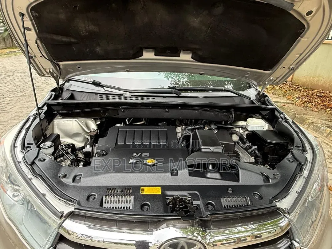 Toyota Highlander 2015 Gold