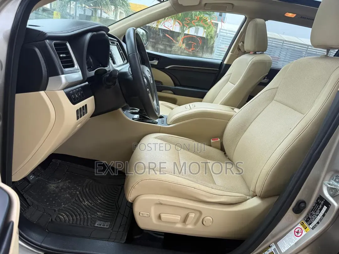 Toyota Highlander 2015 Gold