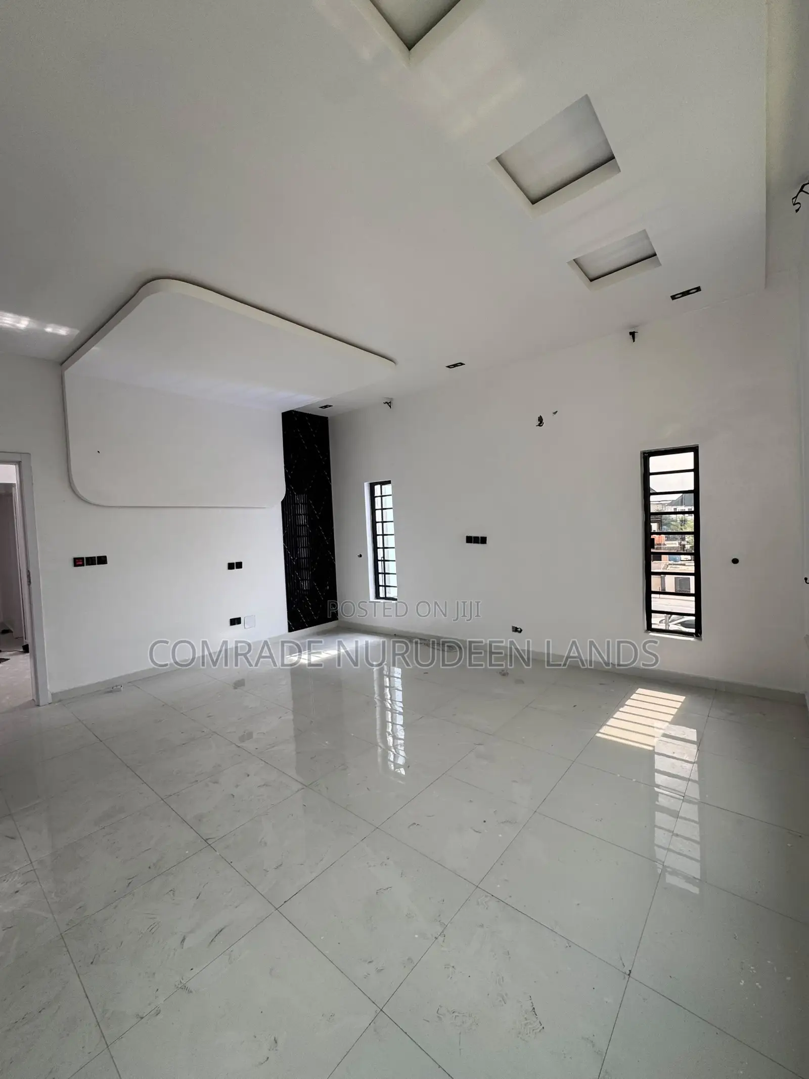 4bdrm Duplex in Chevron for rent