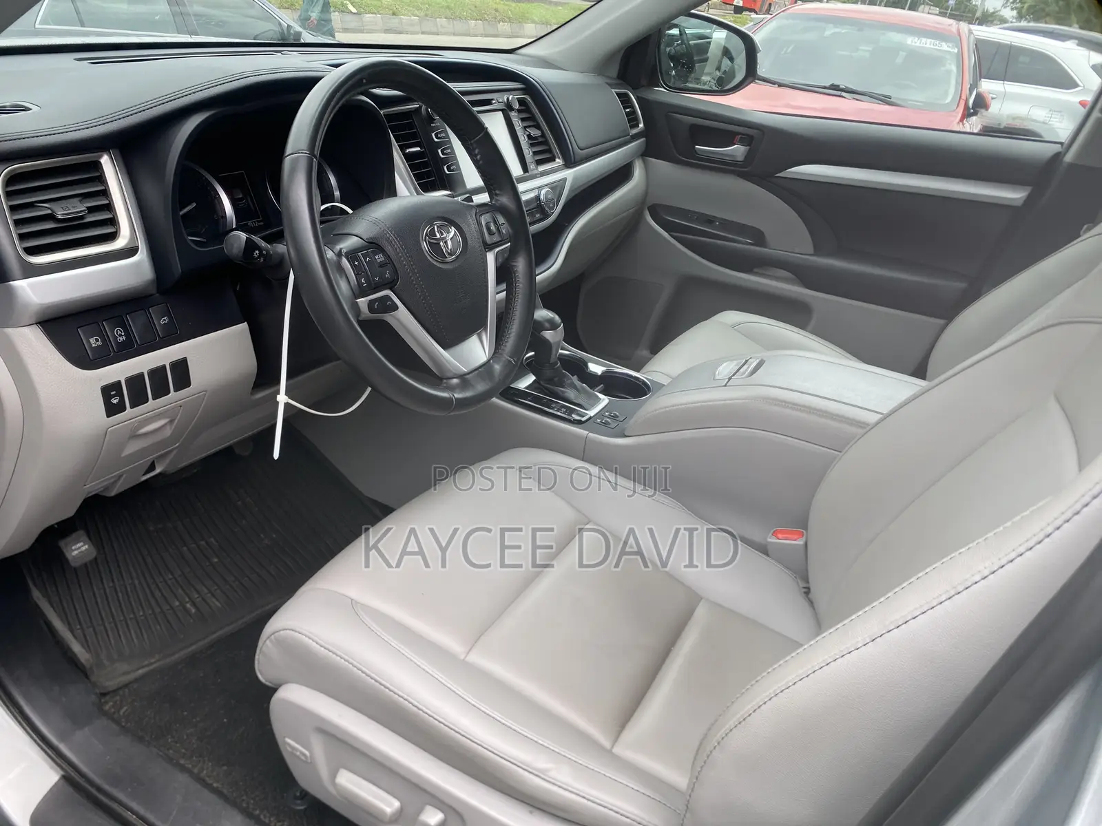 Toyota Highlander XLE 2019 Gray