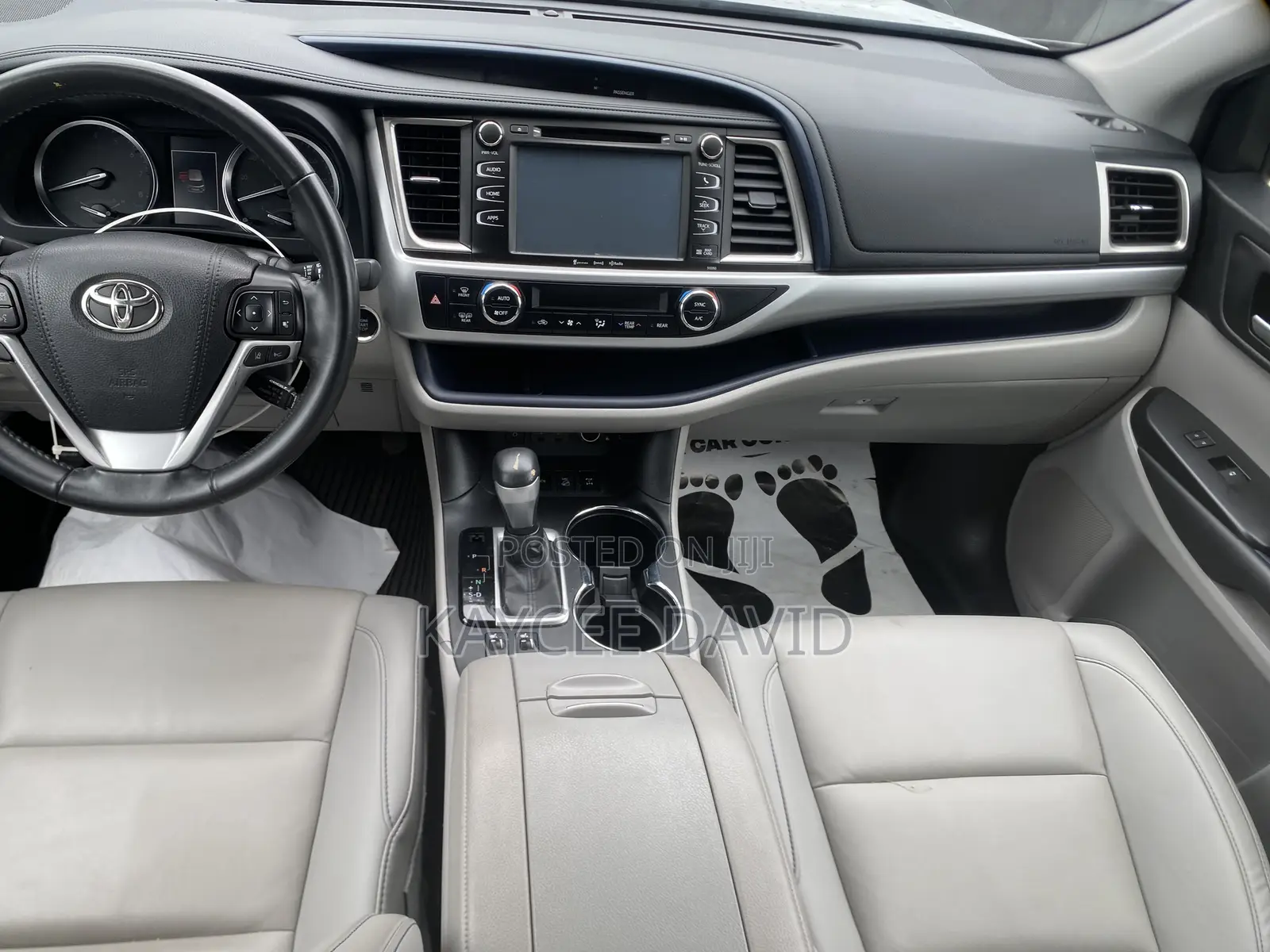 Toyota Highlander XLE 2019 Gray