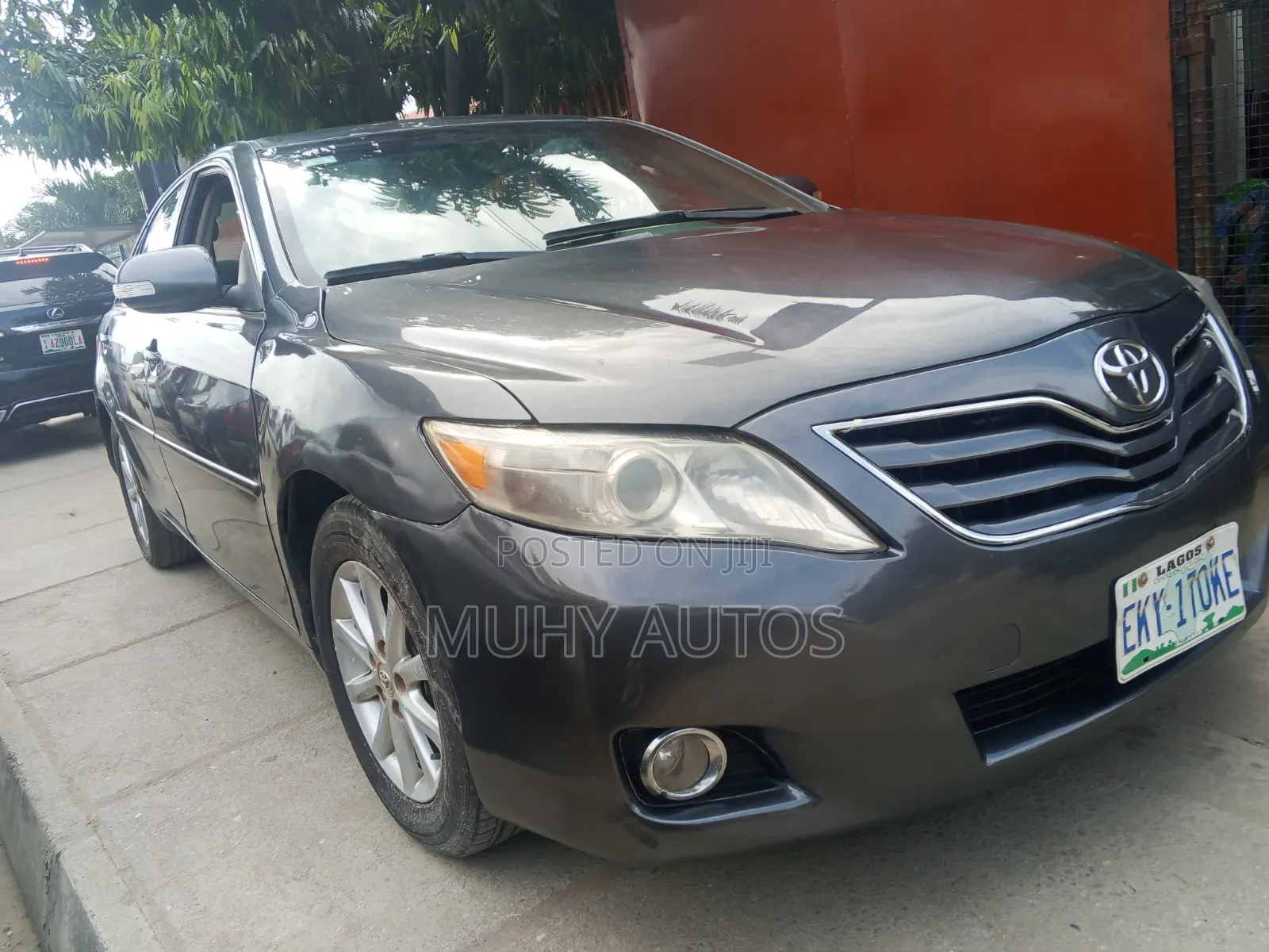 Toyota Camry XLE V6 4dr Sedan (3.5L 6cyl 6AM) 2010 Gray