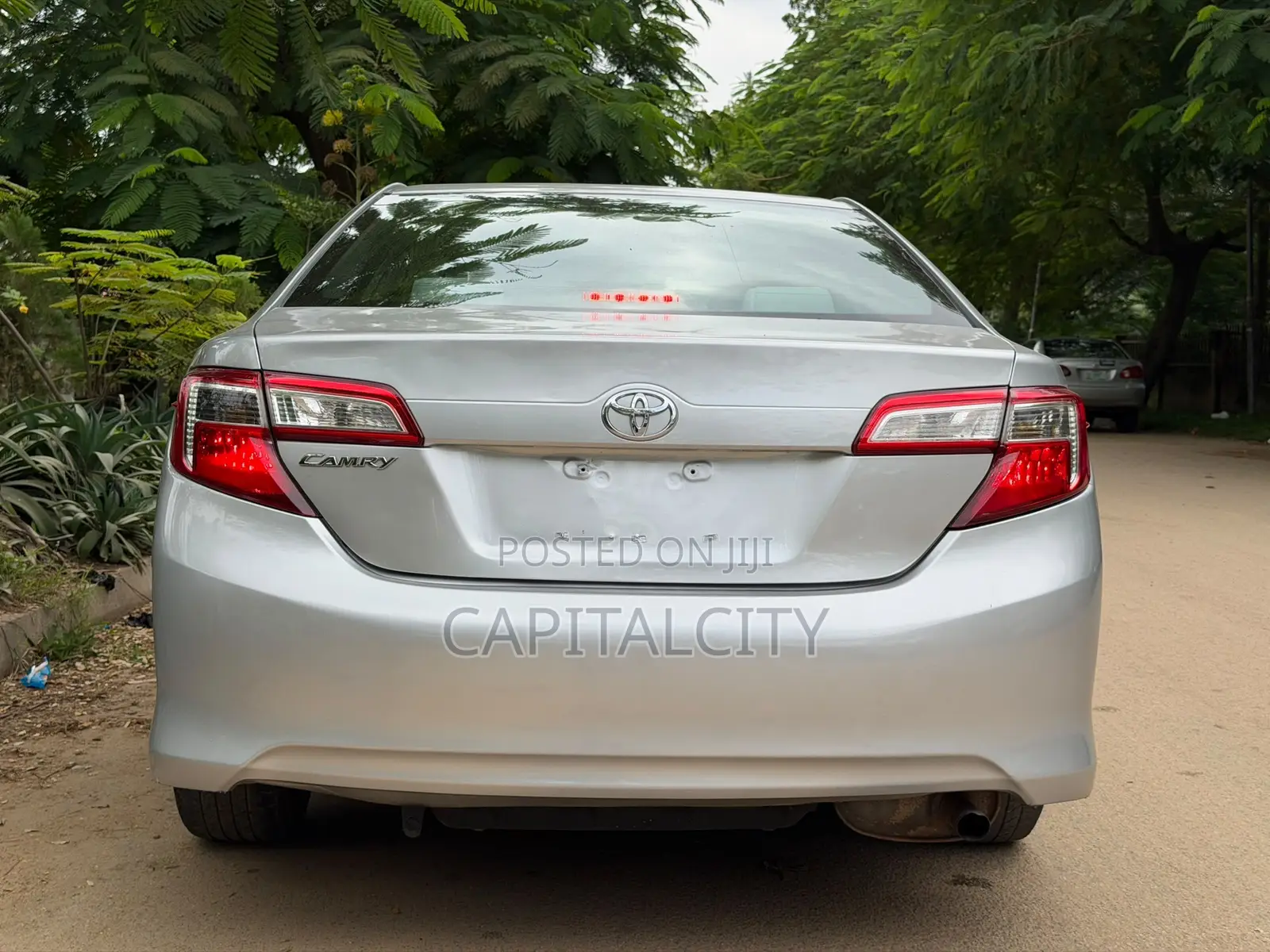 Toyota Camry LE 4dr Sedan (2.5L 4cyl 6A) 2013 Silver