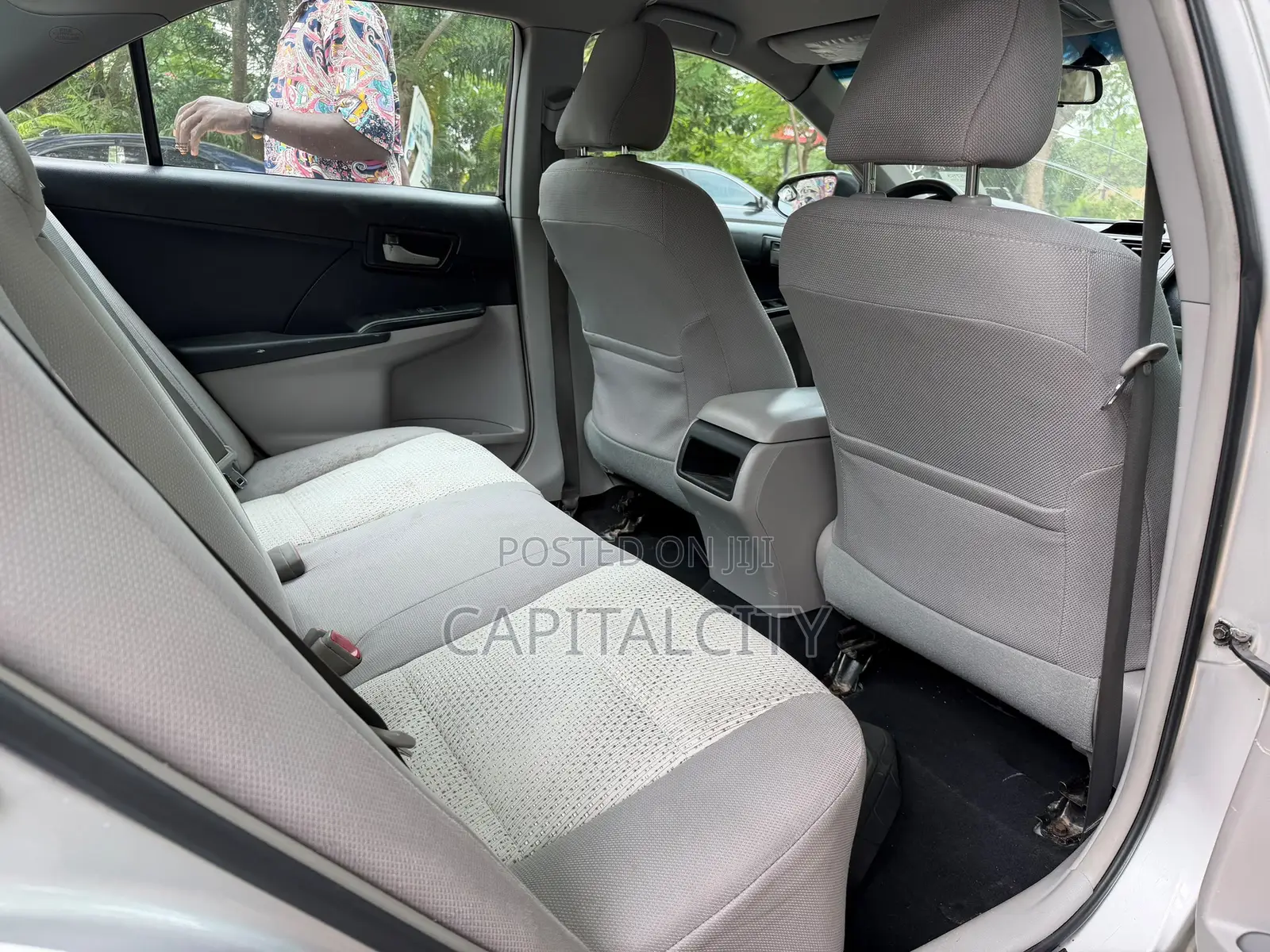 Toyota Camry LE 4dr Sedan (2.5L 4cyl 6A) 2013 Silver