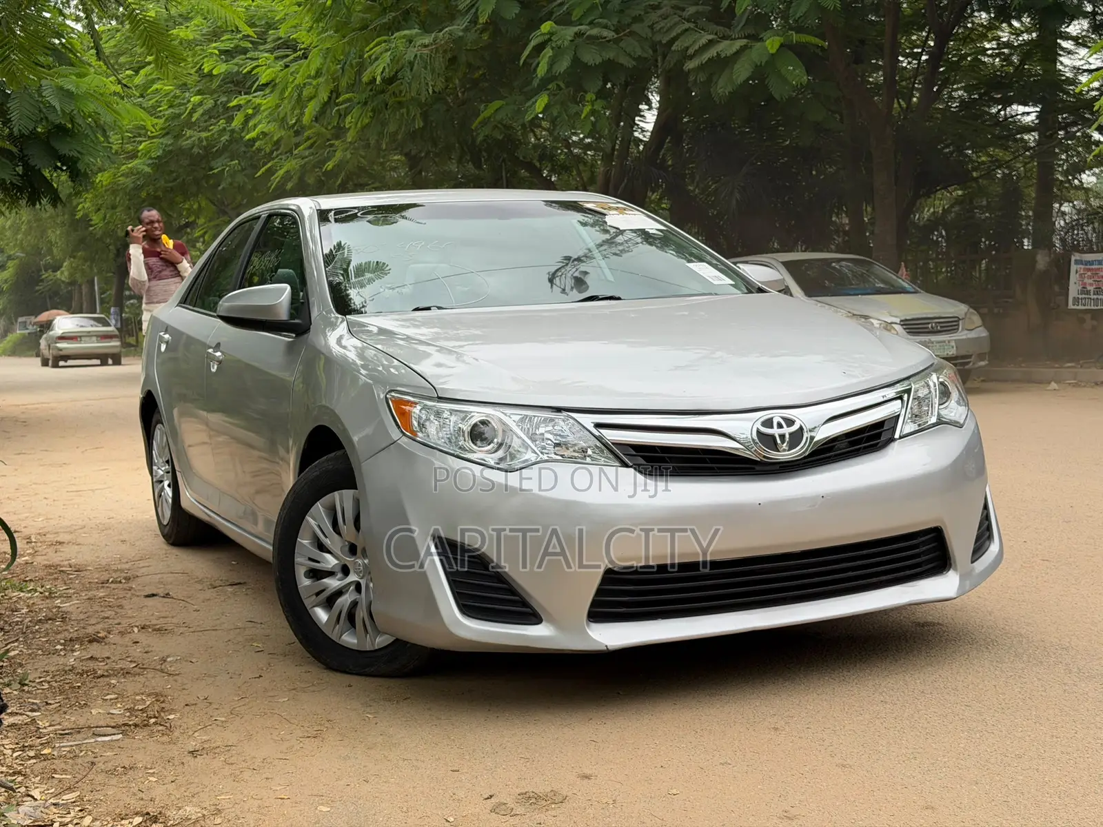 Toyota Camry LE 4dr Sedan (2.5L 4cyl 6A) 2013 Silver