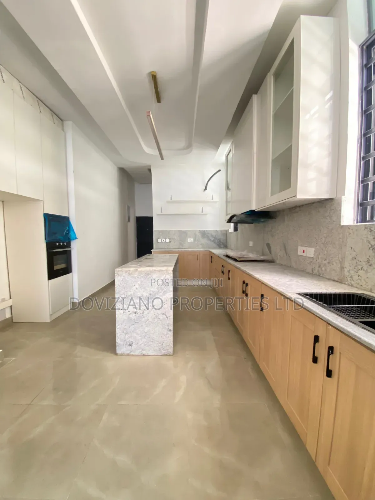 5bdrm Duplex in Ikota for sale