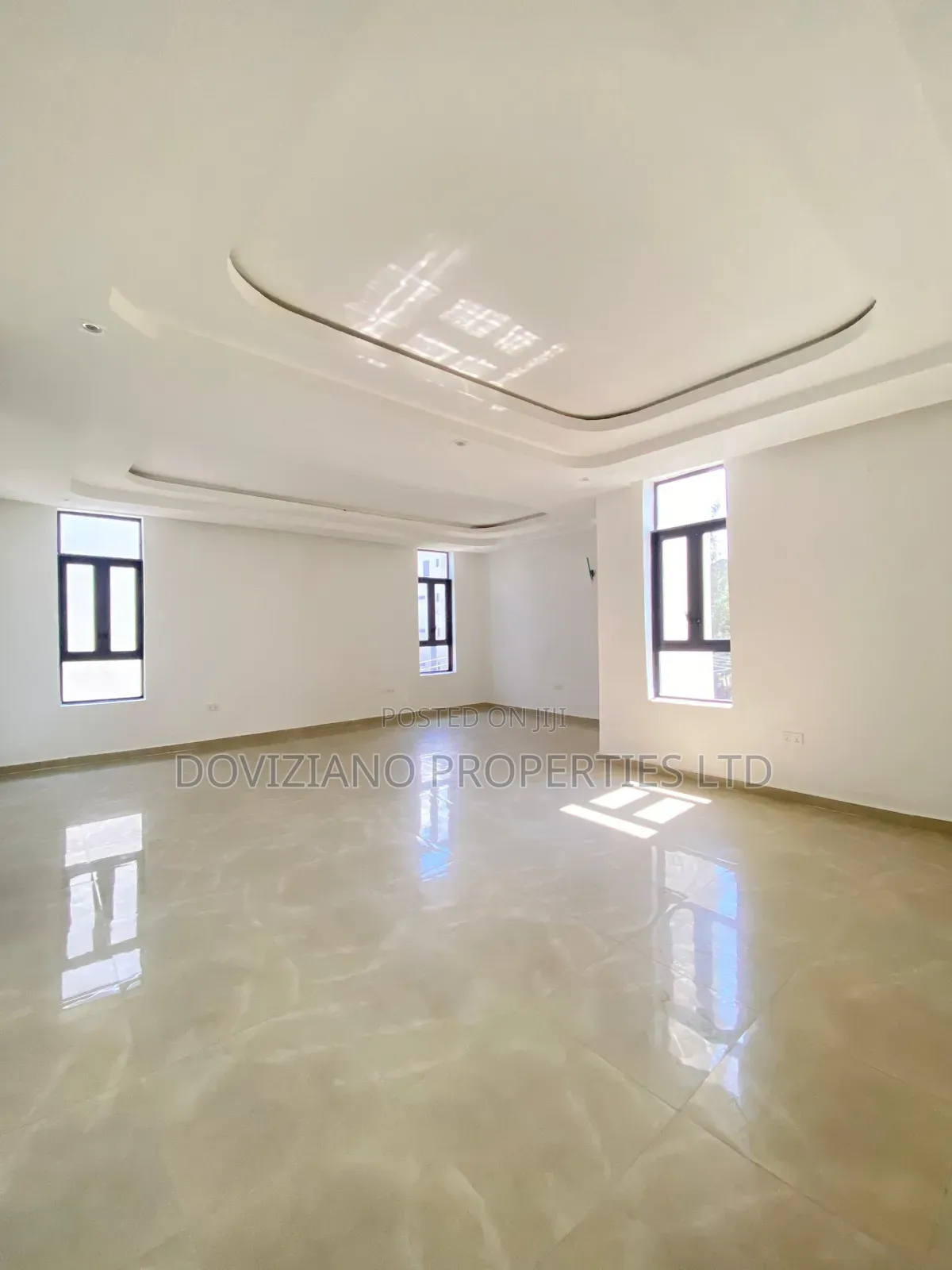 5bdrm Duplex in Ikota for sale