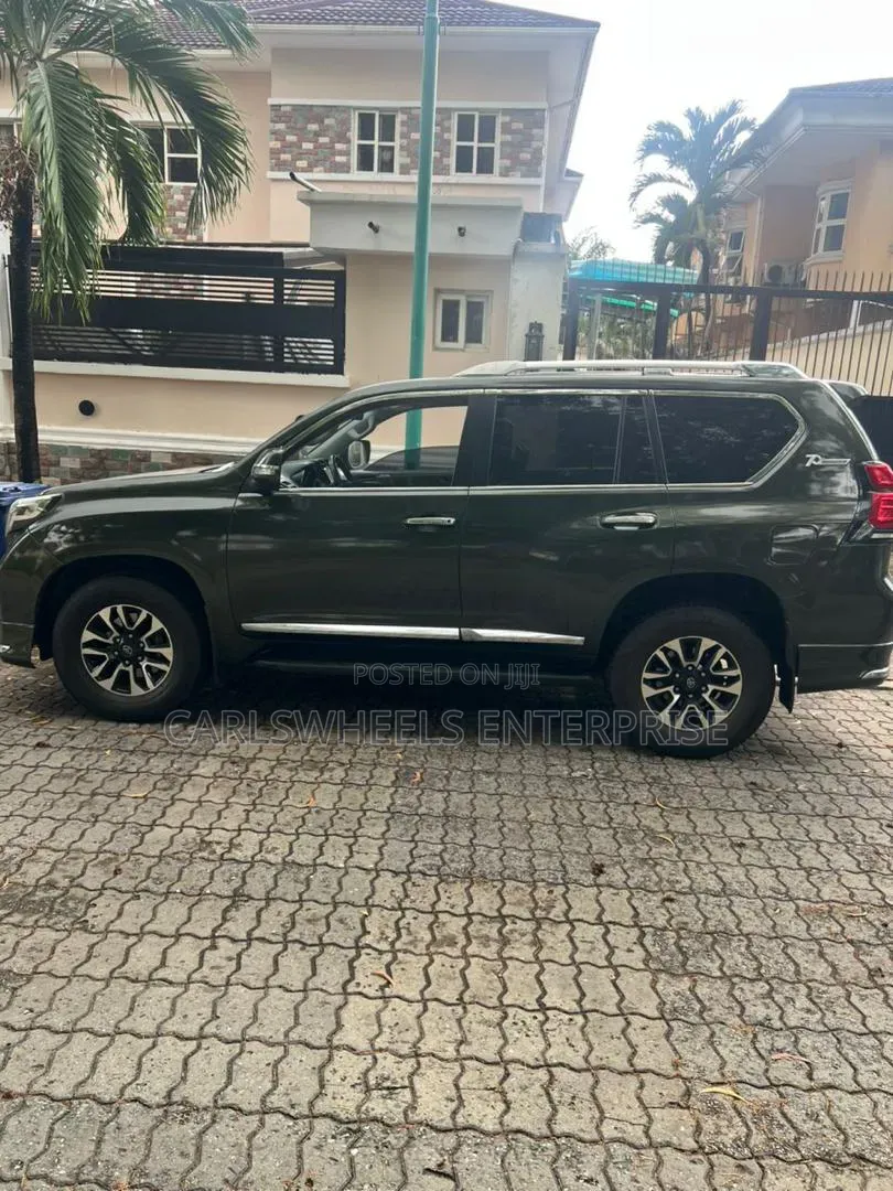 Toyota Land Cruiser Prado 2017 Green