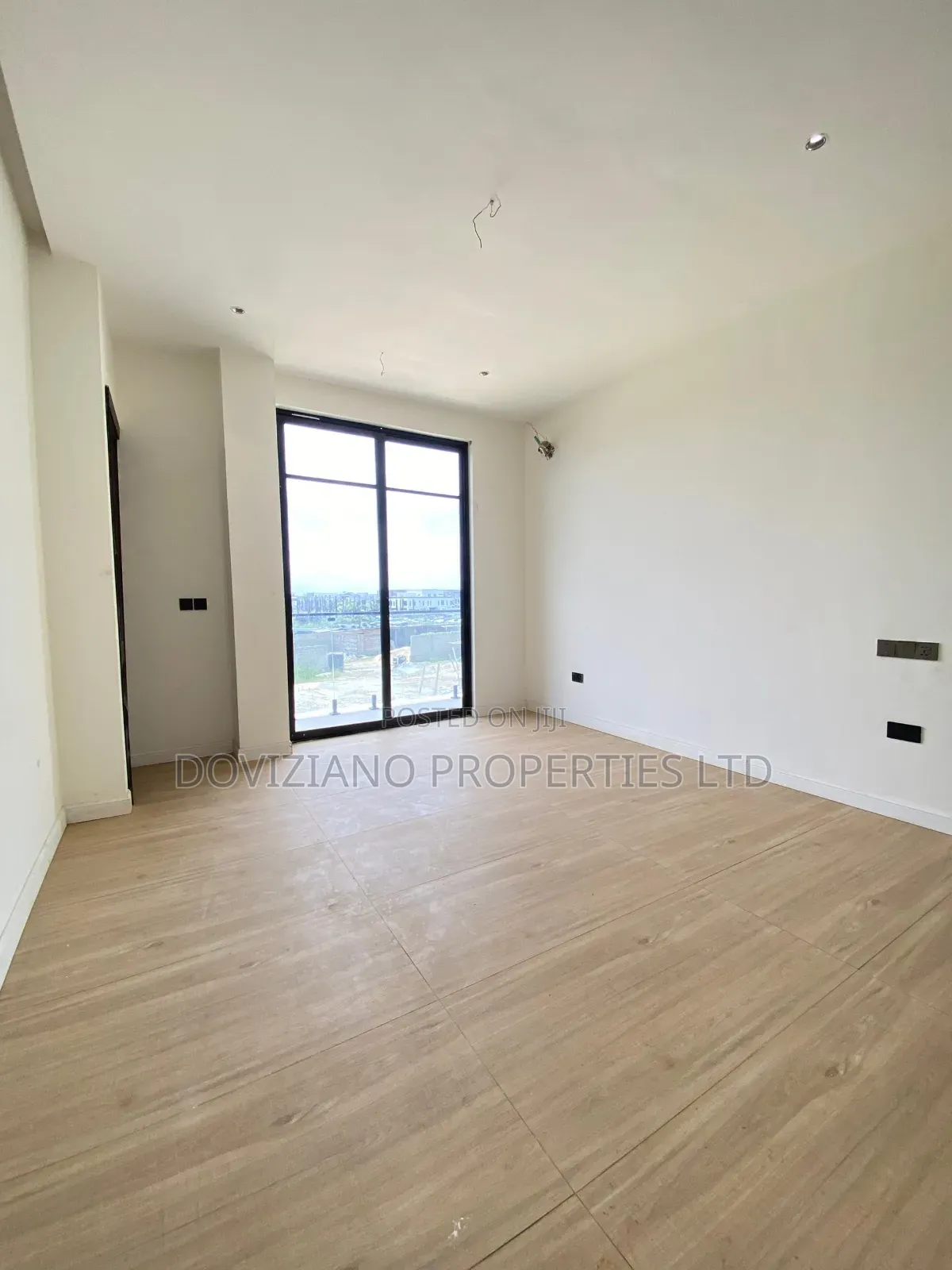 3bdrm Apartment in Lekki Phase 1 for sale