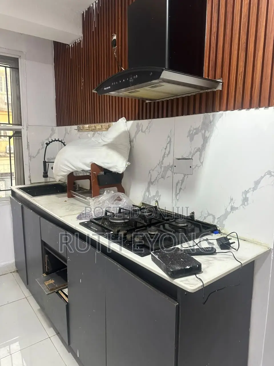 1bdrm Apartment in ๐๐ฑ๐บ๐ถ๐ฟ๐ฎ๐น๐๐ ๐๐ฎ๐, Lekki Phase 1 for rent