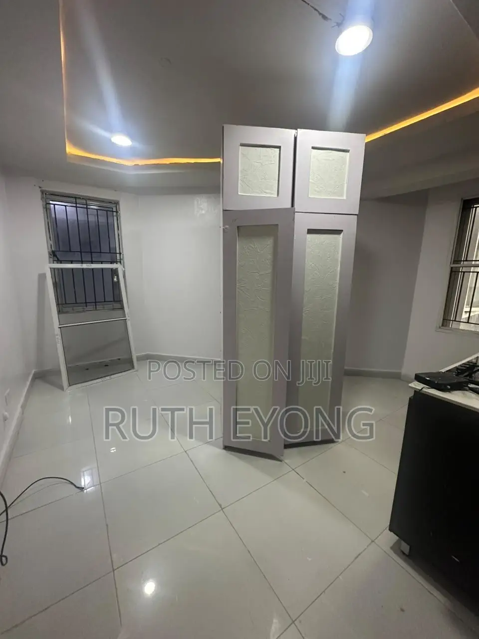 1bdrm Apartment in ๐๐ฑ๐บ๐ถ๐ฟ๐ฎ๐น๐๐ ๐๐ฎ๐, Lekki Phase 1 for rent