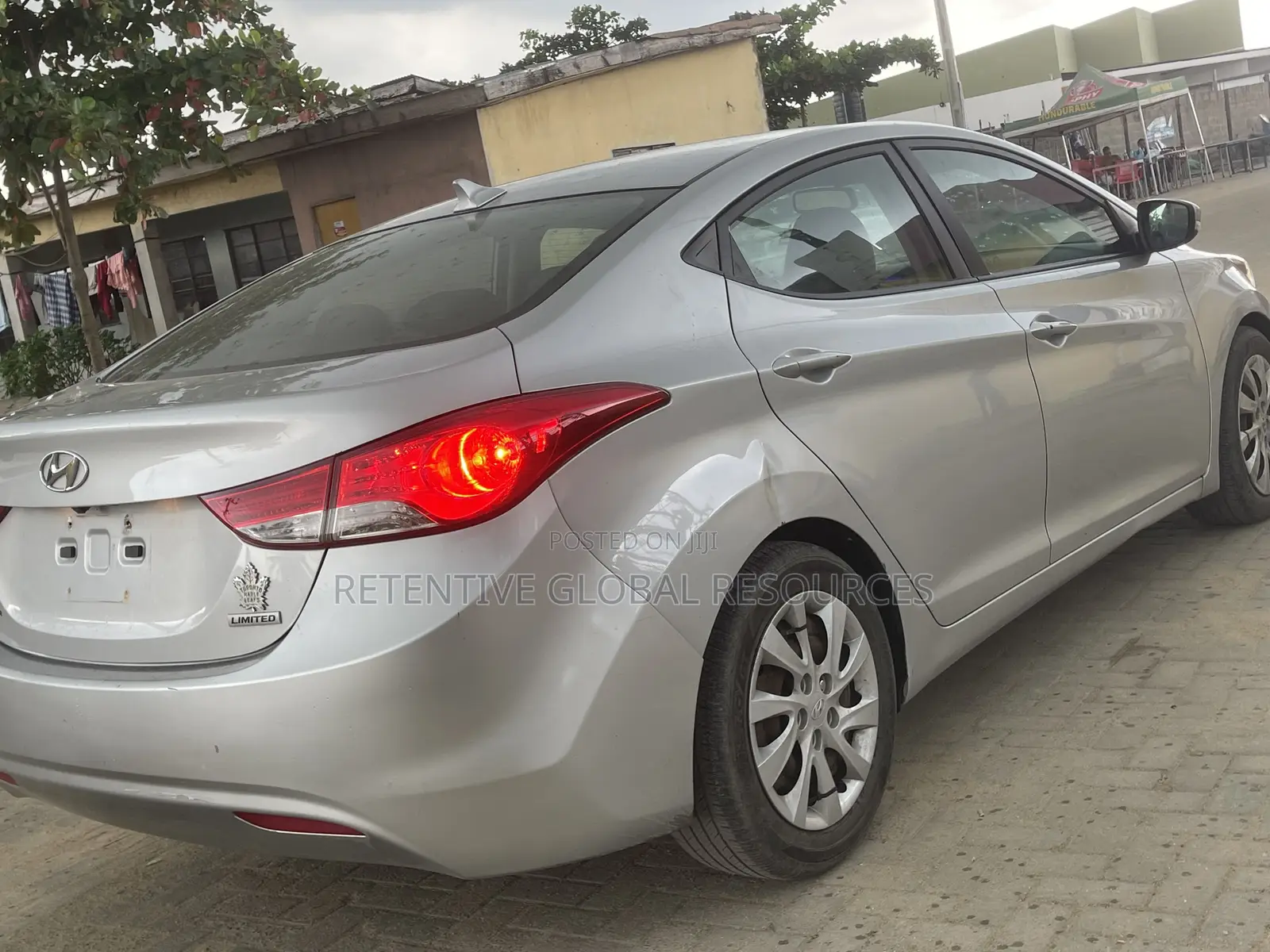 Hyundai Elantra Limited Sedan FWD (1.8L 4cyl 6A) 2013 Silver
