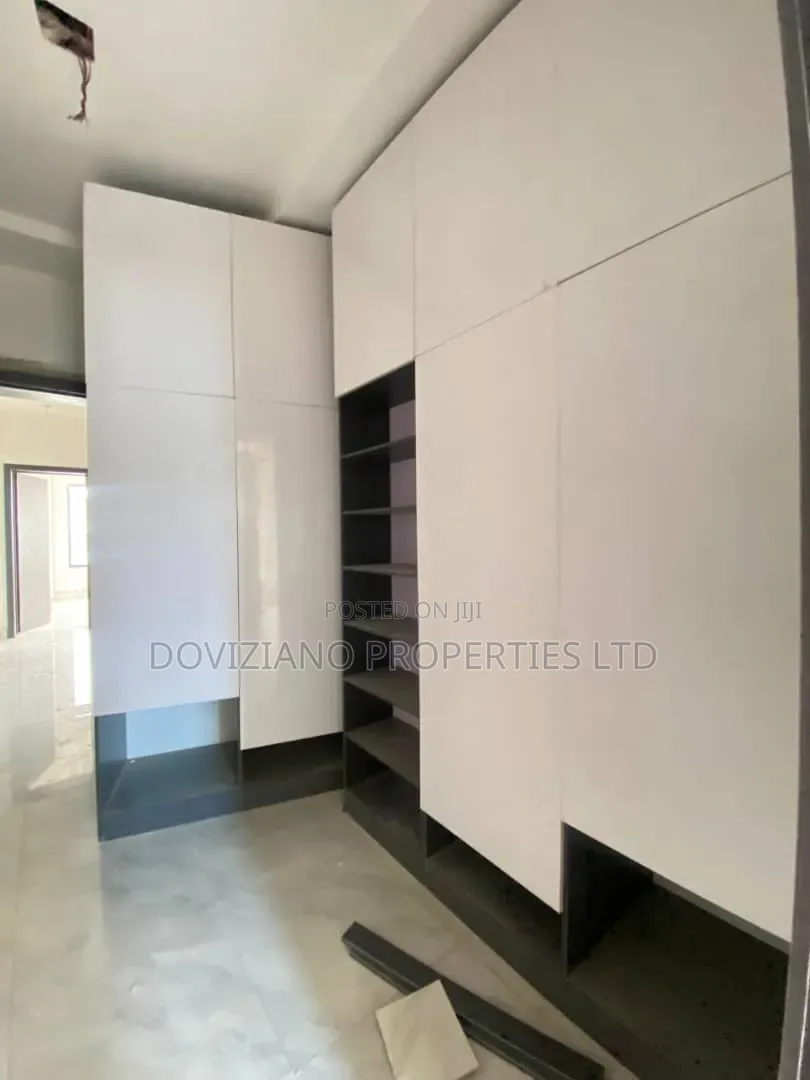 3bdrm Apartment in Victoria Island Extension for sale