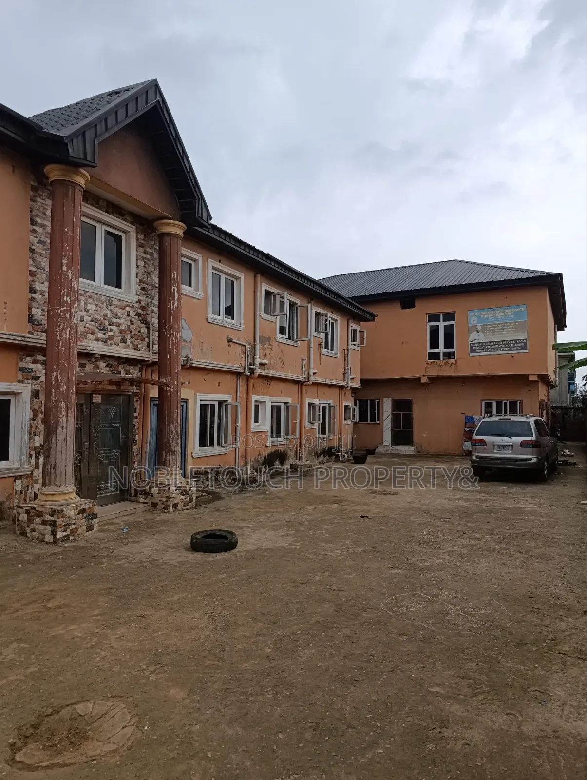 3bdrm Block of Flats in Ishitu Road Egan, Akesan for sale