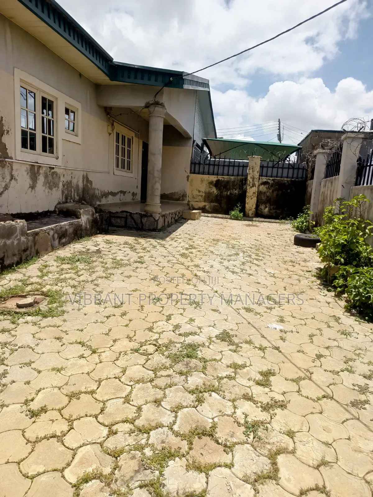 3bdrm Bungalow in Medium Income Estate for sale