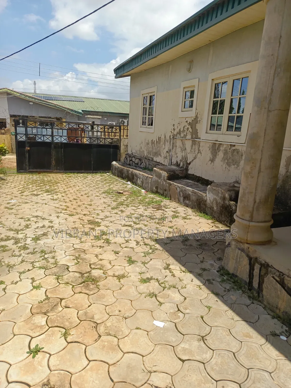 3bdrm Bungalow in Medium Income Estate for sale