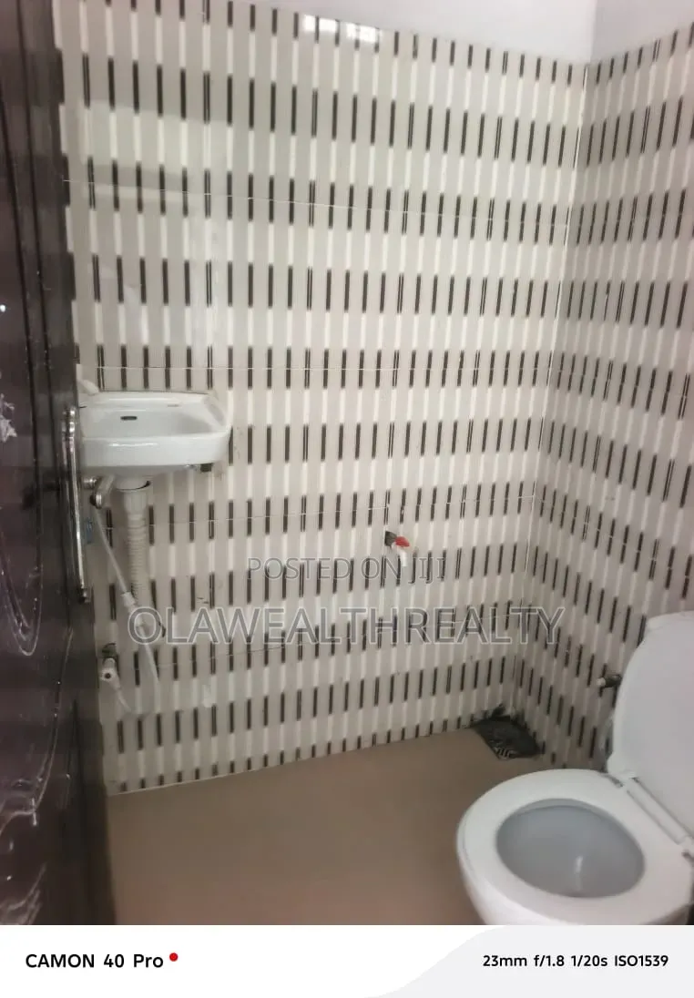 3bdrm Block of Flats in Alegongo Estate, Ibadan for rent