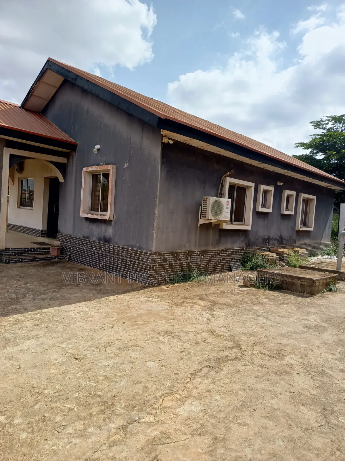 3bdrm Bungalow in Medium Income Estate for rent