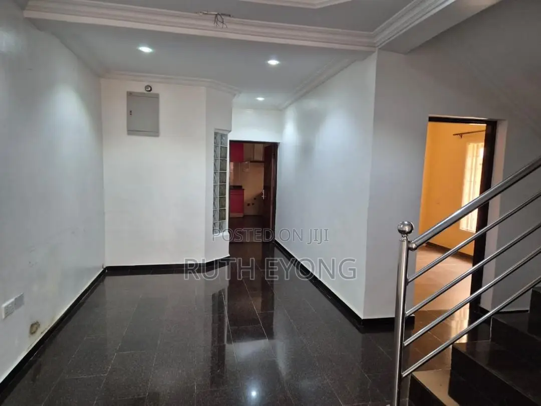 4bdrm House in Lekki Phase I Lagos for rent