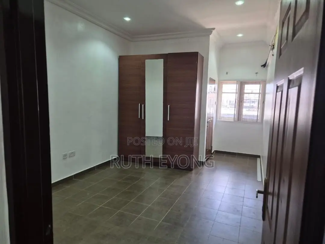 4bdrm House in Lekki Phase I Lagos for rent